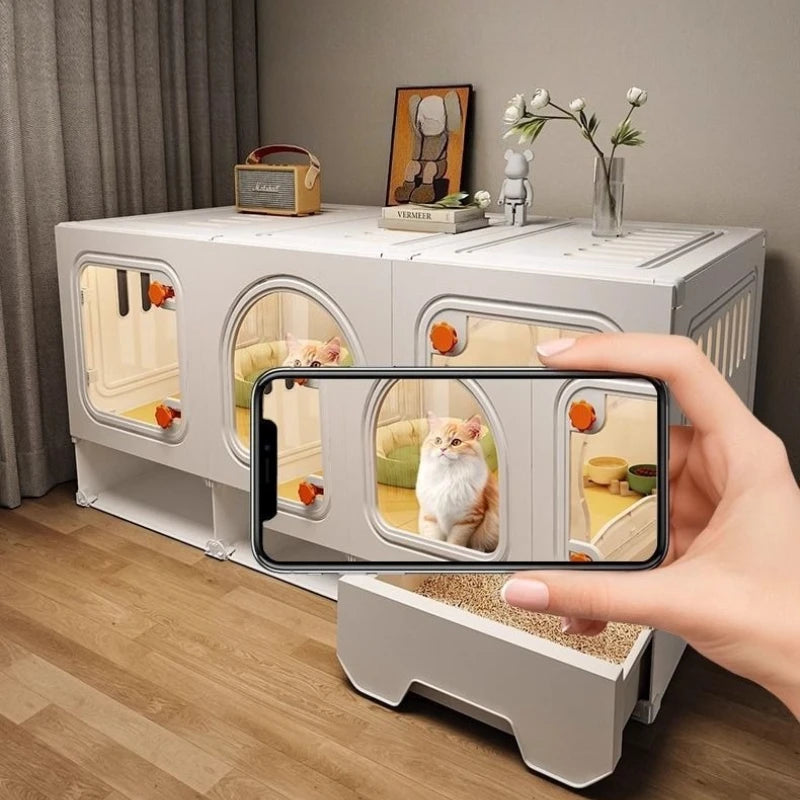 Casa espaciosa para gatos con compartimentos de la marca Happy Pets LS, diseñada para ofrecer comodidad y diversión.